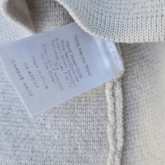 Talbots Petite Women Sweater Pure Merino Wool Long Sleeve Gold Tone Button XLP - Picture 10 of 10